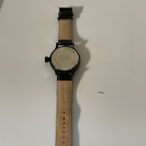 FLUID watch - Picture 3 of 4